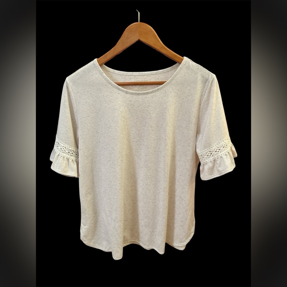 VAN HEUSEN EUC Cream Lace Sleeve Women's Top